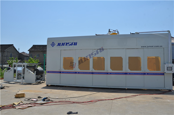 想看吸塑裁切一體機(jī)？來駿精賽雅式展！