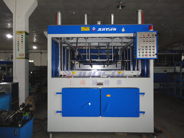 單頭厚片<a href=http://www.daikuanliucheng.cn/ target=_blank class=infotextkey>吸塑機(jī)</a>1.jpg